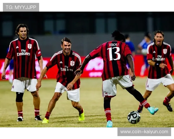 AC米兰3-2都灵，半场两球落后，拉比奥特世界波吹响反击号角。