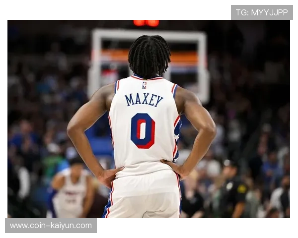 76人半场结束前轰出14-3攻击波,扭转战局 76人半场结束前轰出14-3攻击波,扭转战局