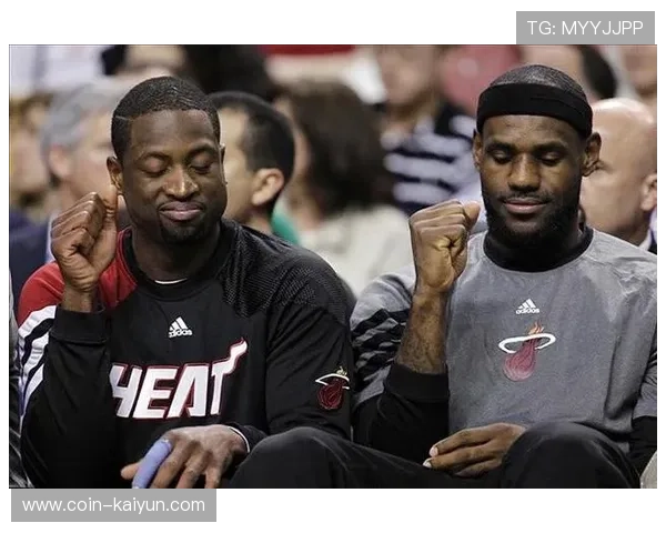 A-史密斯断言詹姆斯下赛季肯定继续征战,期待全联盟告别巡演 A-史密斯断言詹姆斯下赛季肯定继续征战,期待全联盟告别巡演